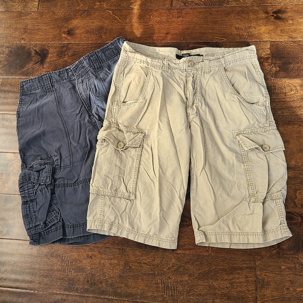 Lot of 2 pairs men's cargo shorts 30 waist